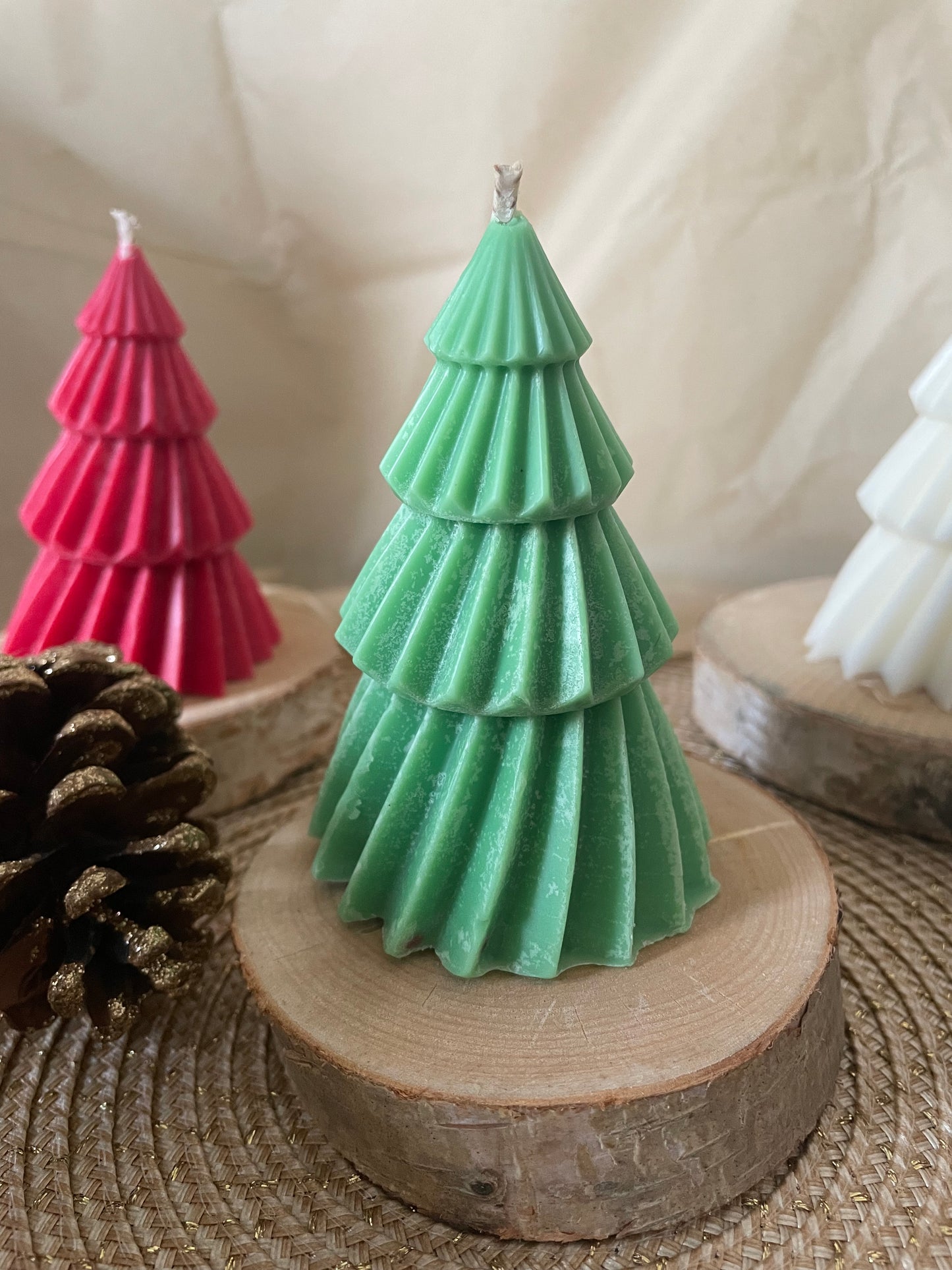 đ Bougie dĂ©corative en forme de sapin â ĂlĂ©gance naturelle pour vos tables