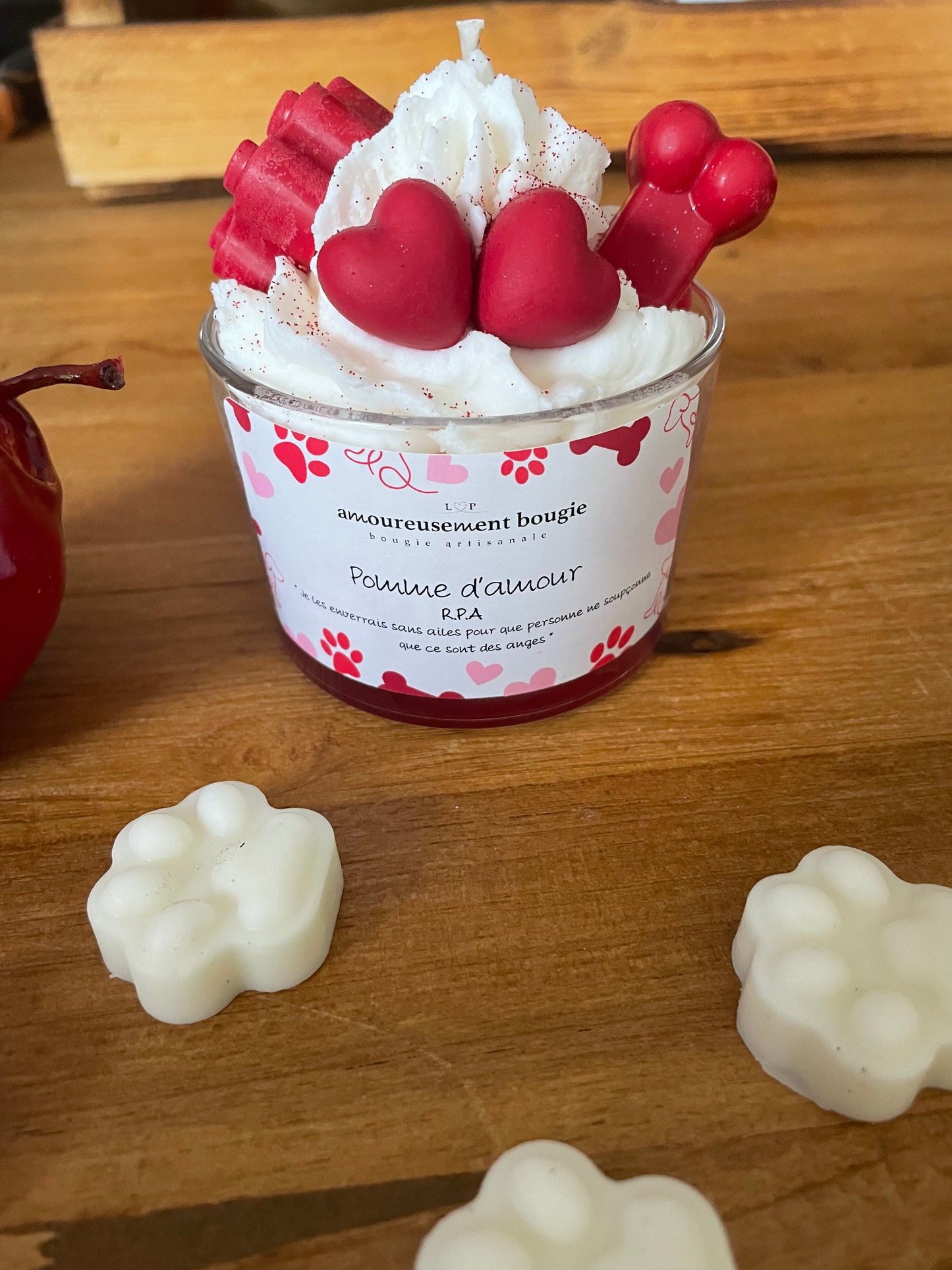 Bougie gourmande solidaire R.P.A Parfum "Pommes d'amour"