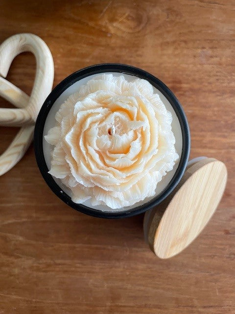 Bougie Fleur de Pivoine Blanc naturel Parfum "Savon doux"