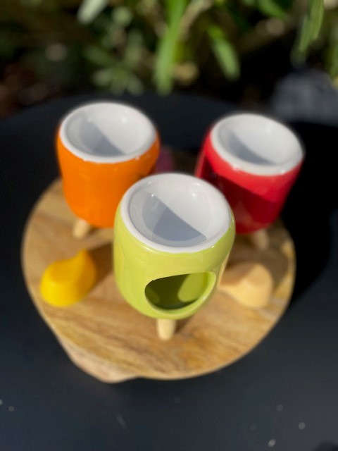 Brûle parfum cylindrique en céramique Eden avec pieds Vert